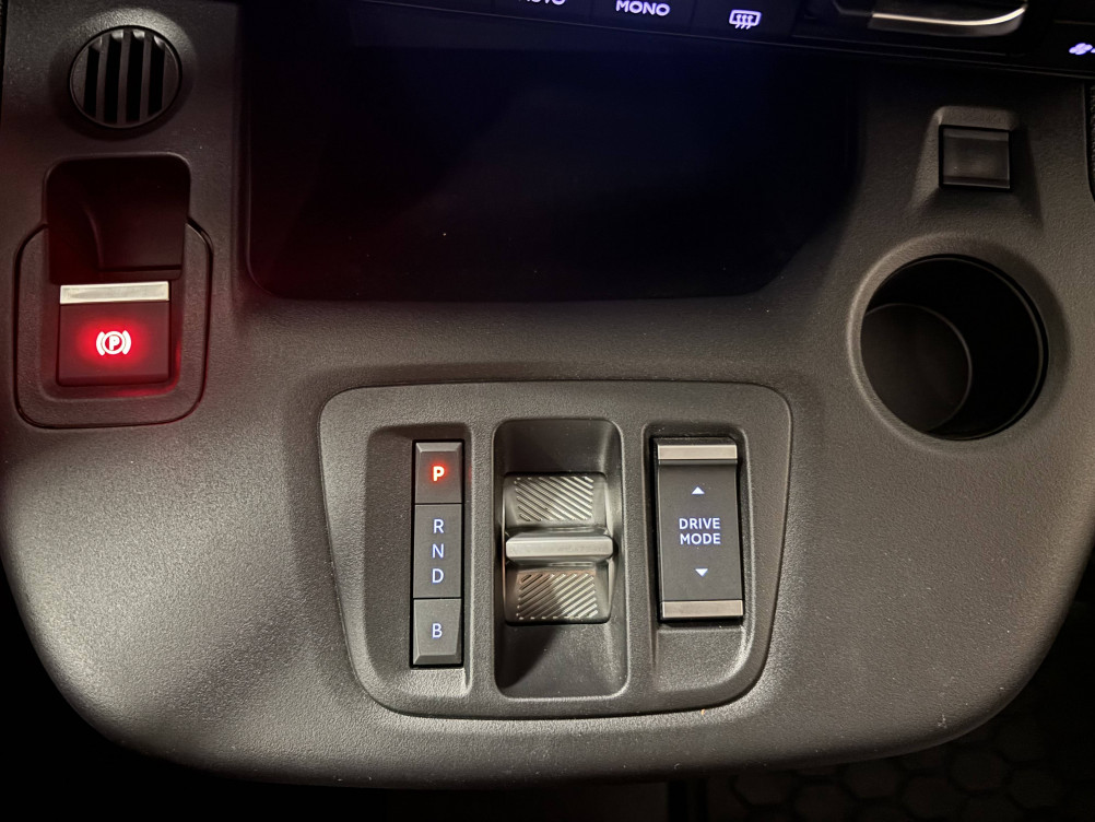 Acheter Opel Combo Combo e-Life Taille M 136 ch & Batterie 50 kw/h Elegance Pack 5p neuf dans les concessions du Groupe Faurie