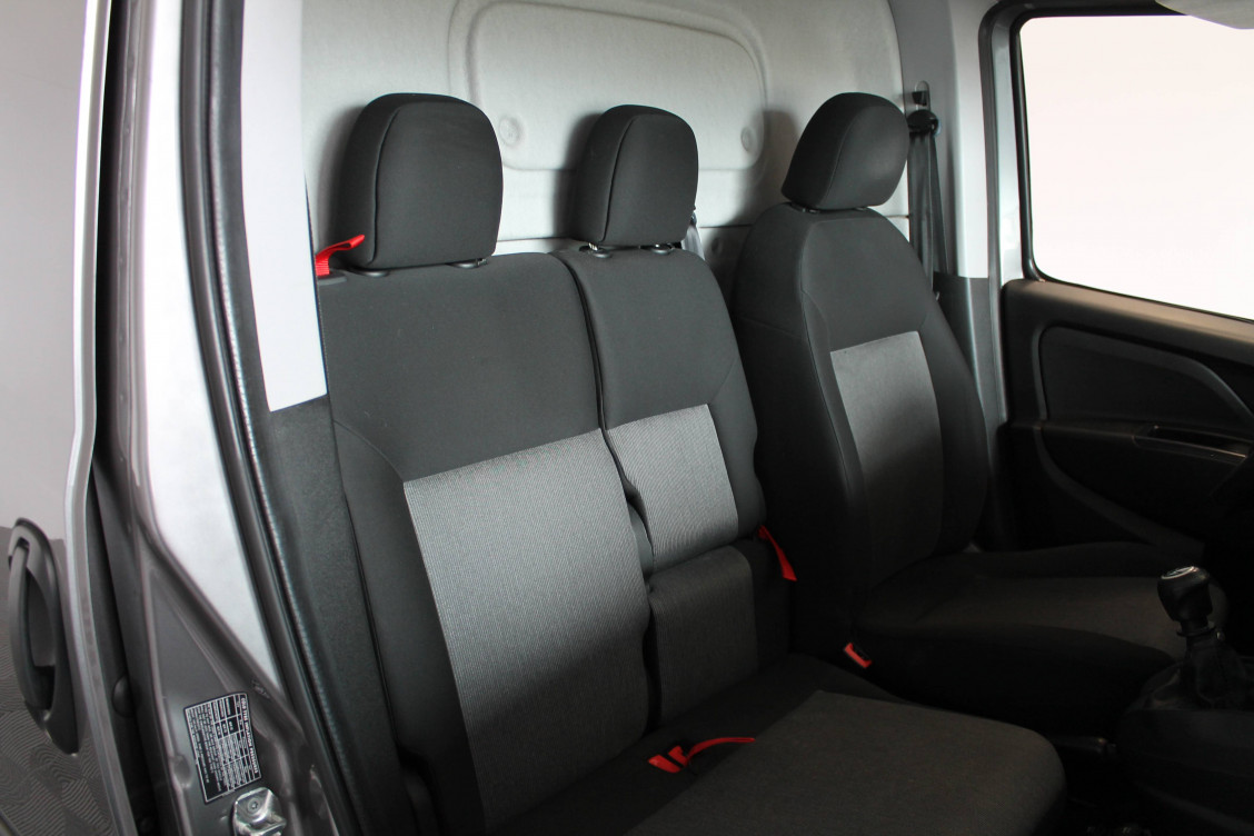 Acheter Fiat Doblo DOBLO CARGO FT 1.6 MULTIJET 120 PACK PROFESSIONAL TRIO NAV 4p occasion dans les concessions du Groupe Faurie
