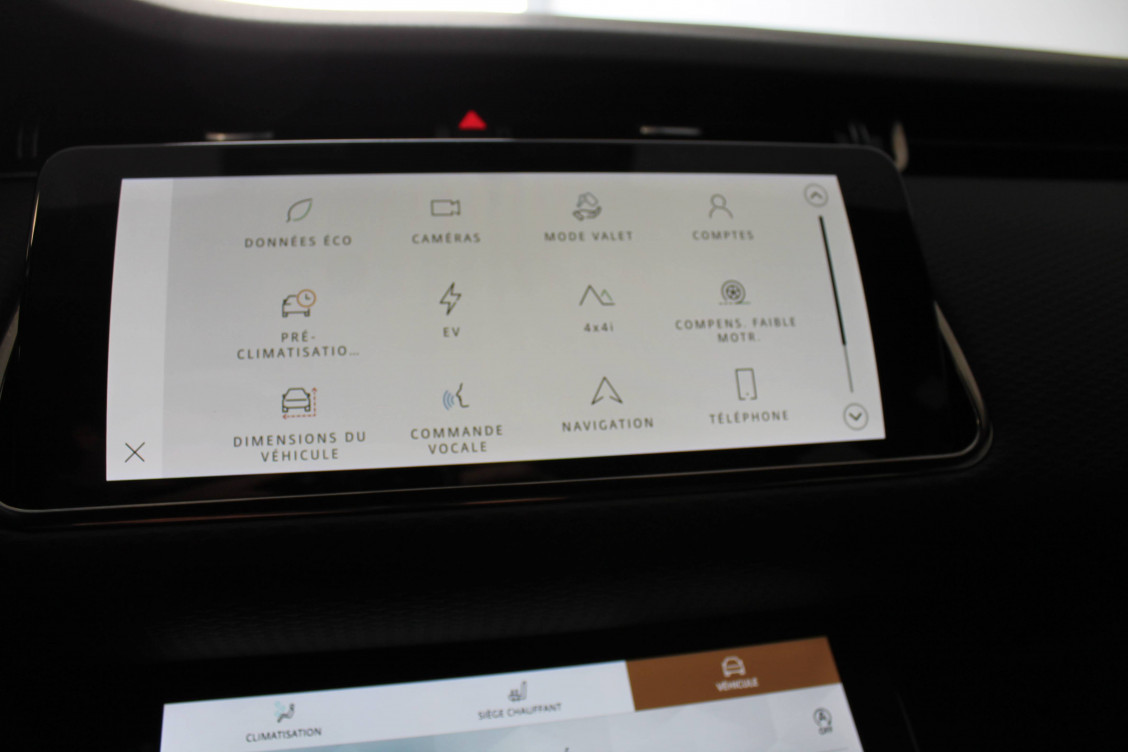 Acheter Land Rover Range Rover Evoque Range Rover Evoque Mark II P300e PHEV AWD BVA8 R-Dynamic S 5p occasion dans les concessions du Groupe Faurie