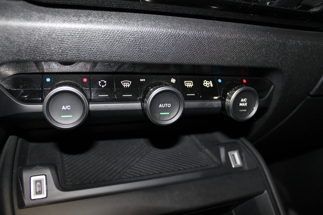 Acheter Citroën C4 e-C4 136 ch Automatique Shine 5p occasion dans les concessions du Groupe Faurie