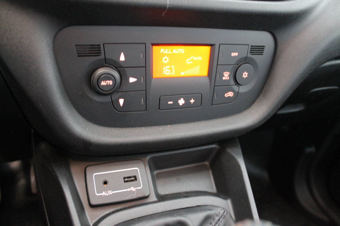 Acheter Fiat Doblo DOBLO CARGO FT 1.6 MULTIJET 120 PACK PROFESSIONAL TRIO NAV 4p occasion dans les concessions du Groupe Faurie