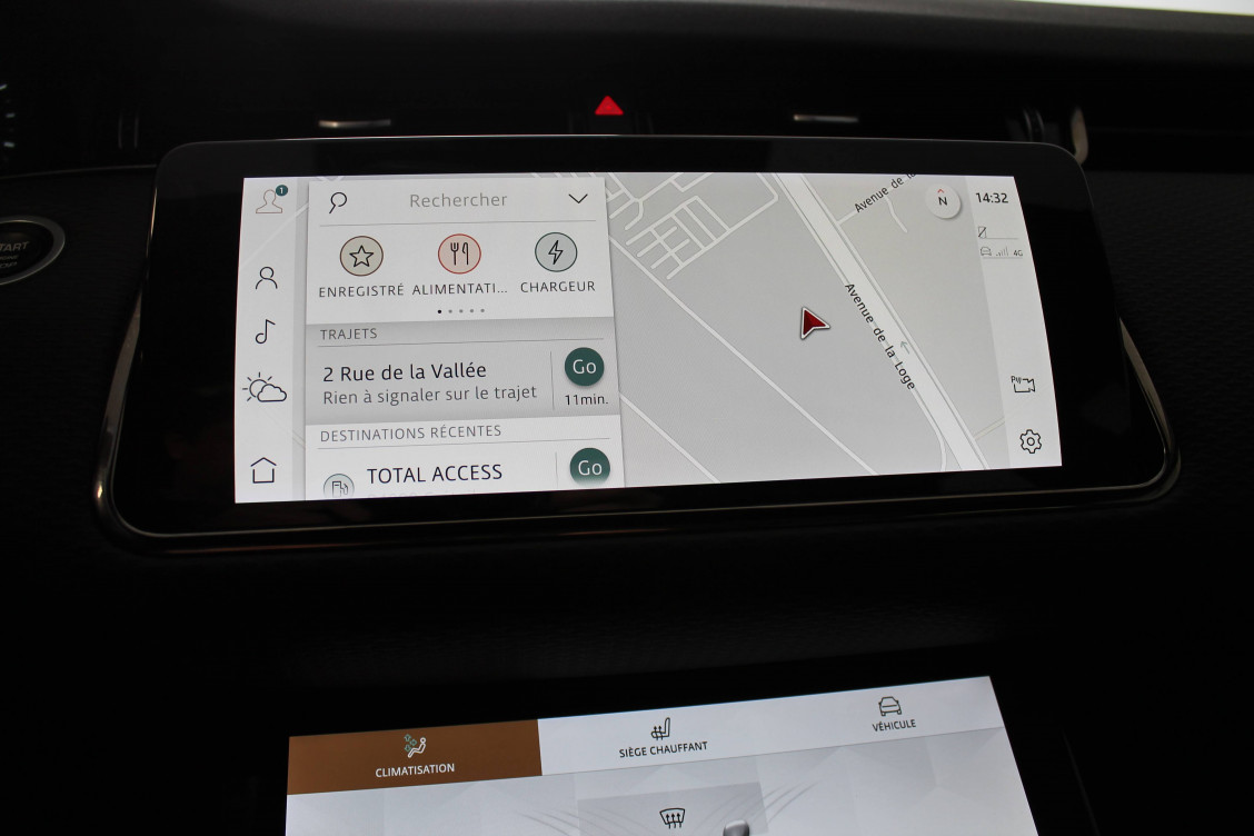 Acheter Land Rover Range Rover Evoque Range Rover Evoque Mark II P300e PHEV AWD BVA8 R-Dynamic S 5p occasion dans les concessions du Groupe Faurie