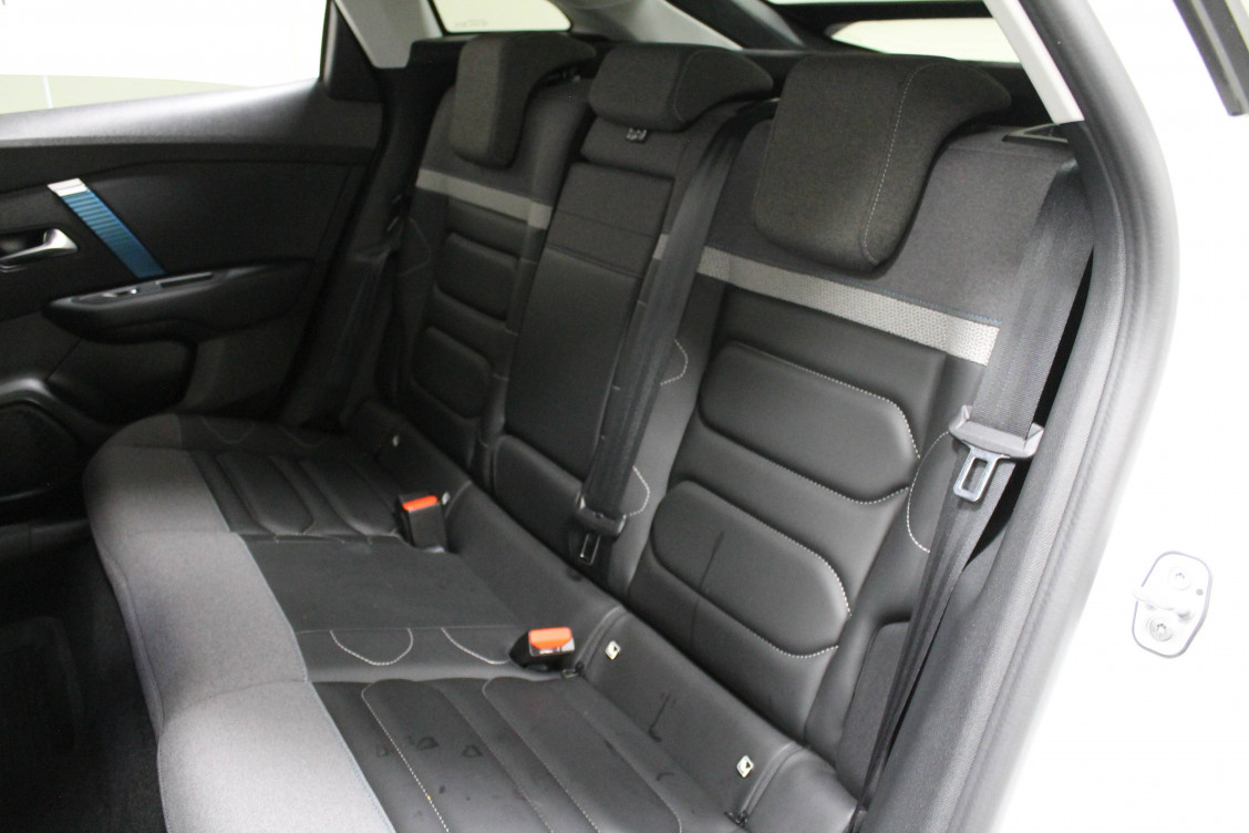 Acheter Citroën C4 e-C4 136 ch Automatique Shine 5p occasion dans les concessions du Groupe Faurie