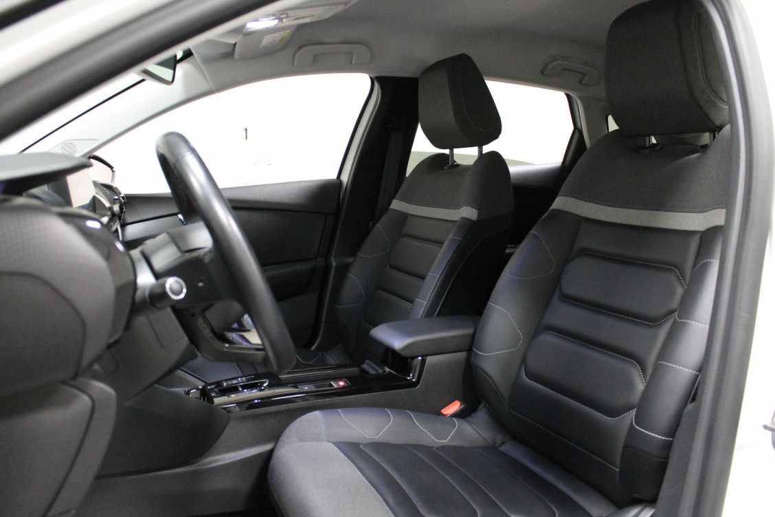 Acheter Citroën C4 e-C4 136 ch Automatique Shine 5p occasion dans les concessions du Groupe Faurie