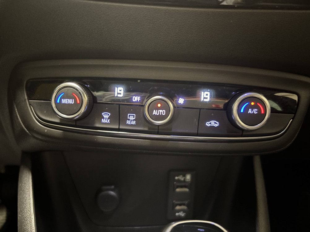 Acheter Opel Crossland X Crossland X 1.5 D 120 ch BVA6 Design 120 ans 5p occasion dans les concessions du Groupe Faurie