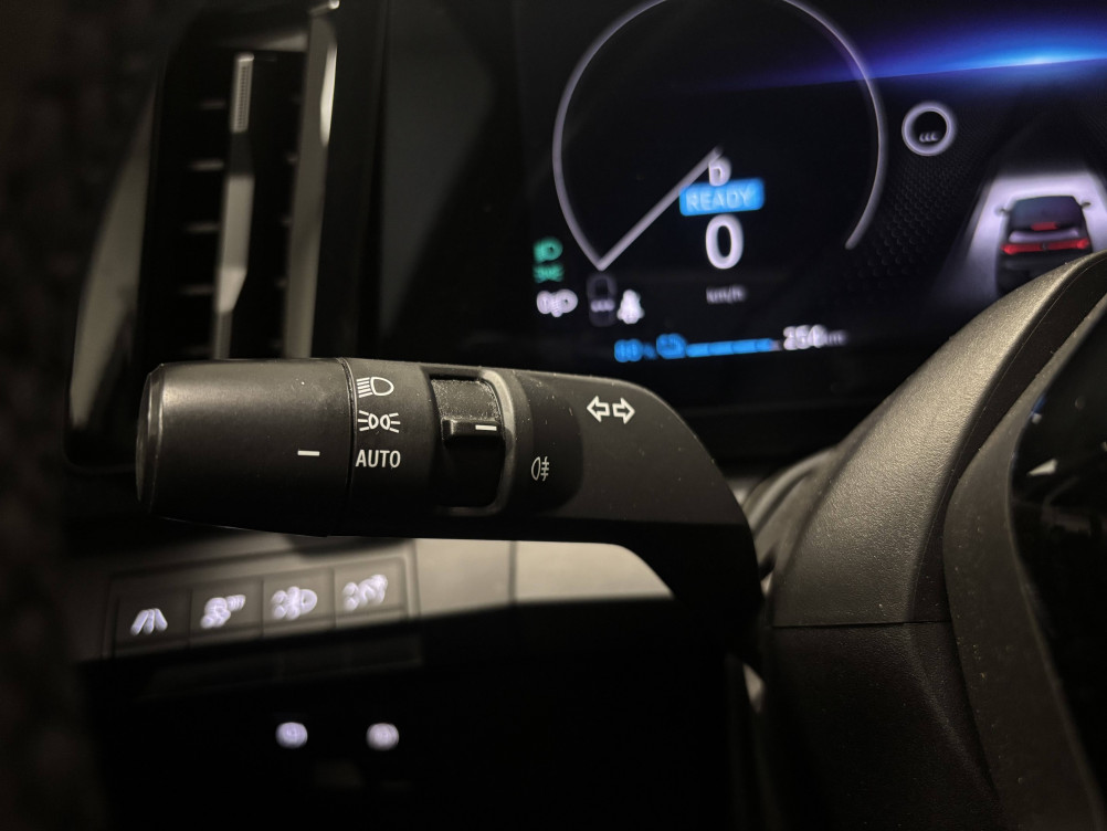 Acheter Renault Megane E-Tech Megane E-Tech EV40 130ch standard charge Equilibre 5p occasion dans les concessions du Groupe Faurie