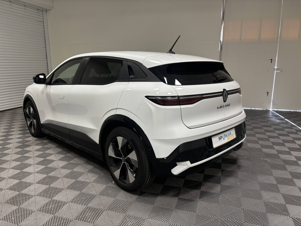 Acheter Renault Megane E-Tech Megane E-Tech EV40 130ch standard charge Equilibre 5p occasion dans les concessions du Groupe Faurie