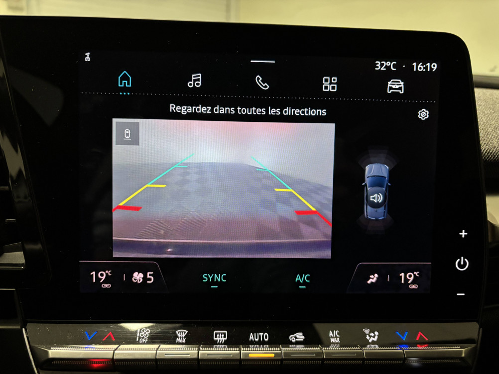 Acheter Renault Megane E-Tech Megane E-Tech EV40 130ch standard charge Equilibre 5p occasion dans les concessions du Groupe Faurie