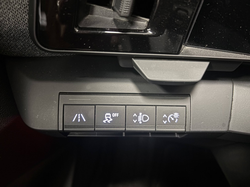 Acheter Renault Megane E-Tech Megane E-Tech EV40 130ch standard charge Equilibre 5p occasion dans les concessions du Groupe Faurie