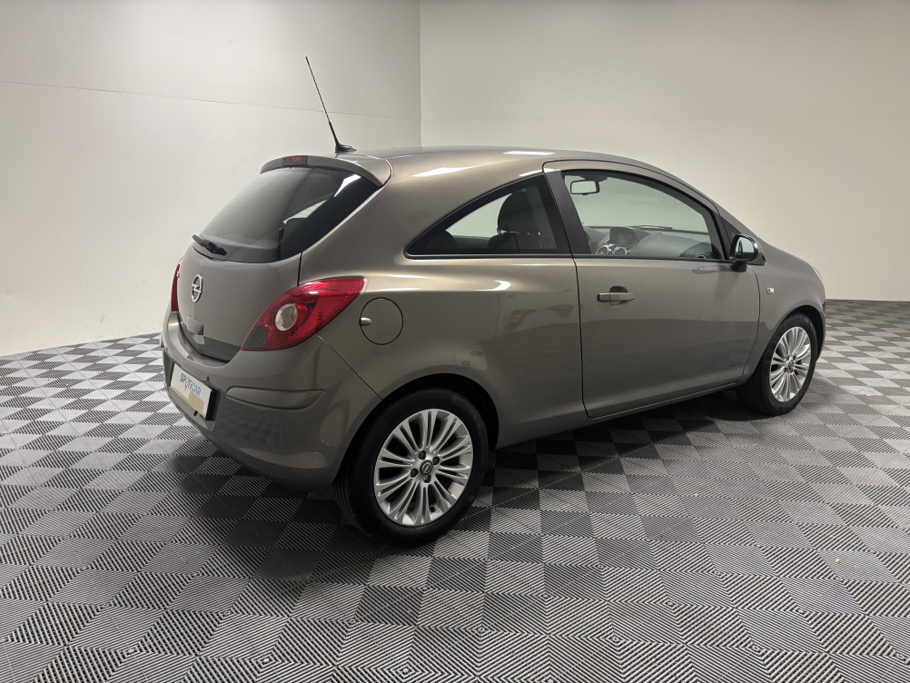 Acheter Opel Corsa Corsa 1.4 - 100 ch Twinport Cosmo 3p occasion dans les concessions du Groupe Faurie