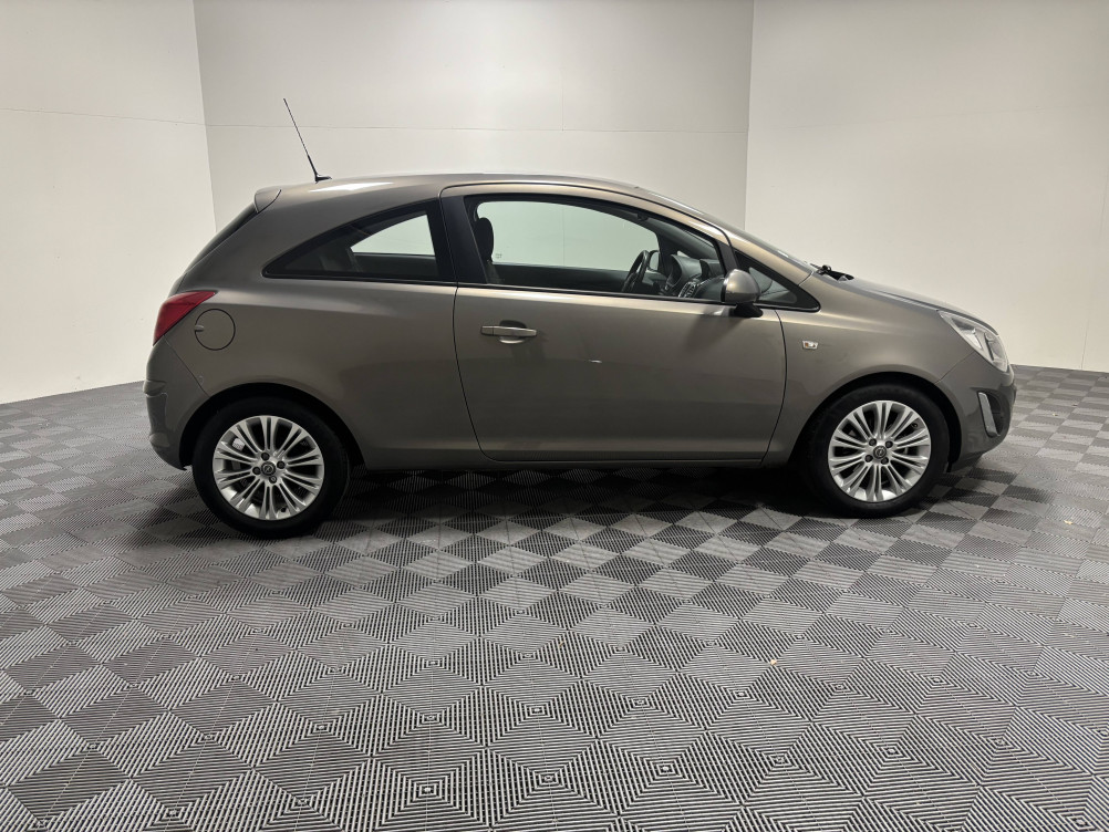 Acheter Opel Corsa Corsa 1.4 - 100 ch Twinport Cosmo 3p occasion dans les concessions du Groupe Faurie