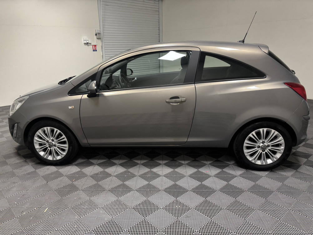 Acheter Opel Corsa Corsa 1.4 - 100 ch Twinport Cosmo 3p occasion dans les concessions du Groupe Faurie
