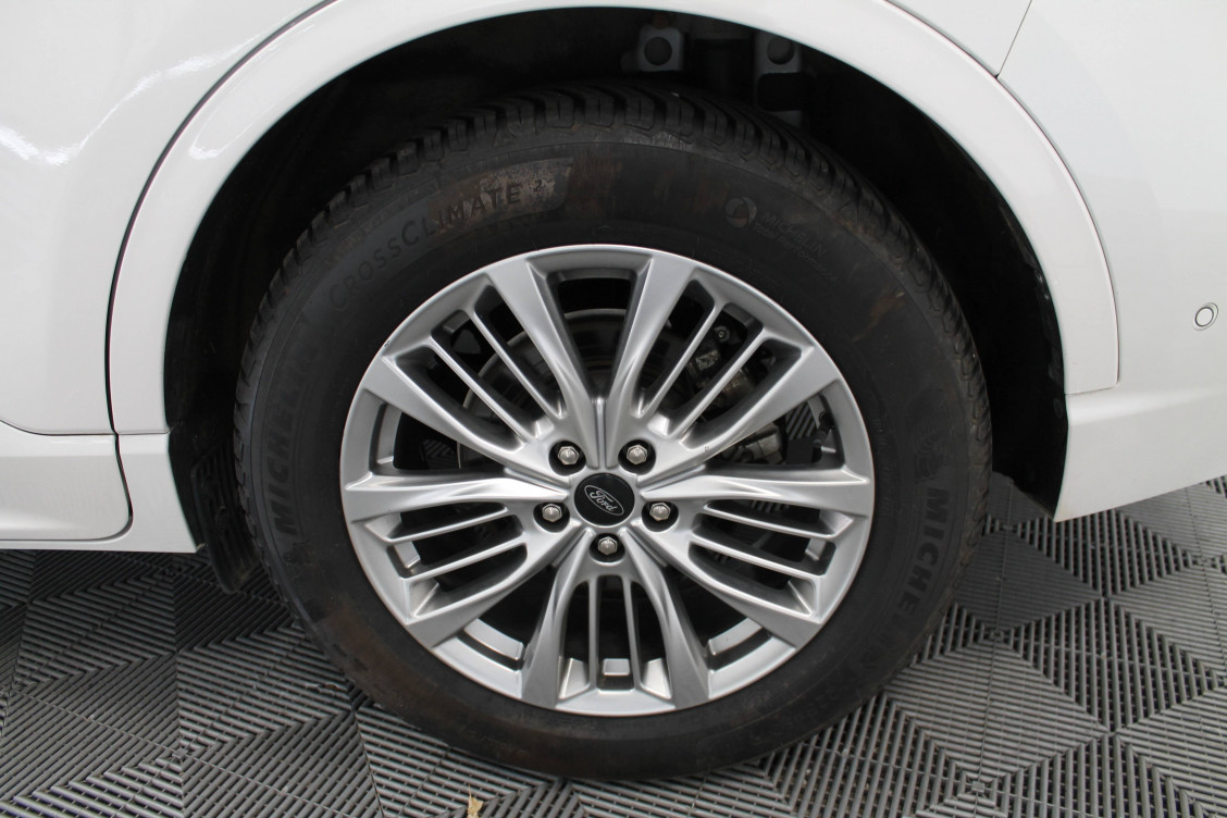 Acheter Ford Kuga Kuga 2.5 Duratec 190 ch FHEV I-AWD e-CVT Vignale 5p occasion dans les concessions du Groupe Faurie