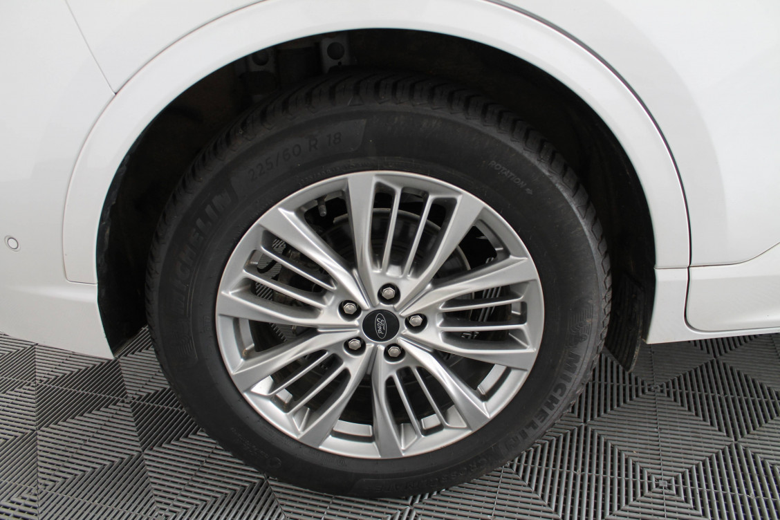 Acheter Ford Kuga Kuga 2.5 Duratec 190 ch FHEV I-AWD e-CVT Vignale 5p occasion dans les concessions du Groupe Faurie