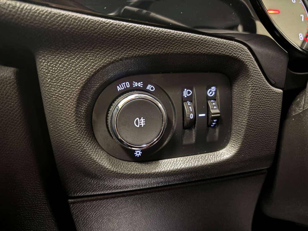 Acheter Opel Corsa Corsa 1.2 75 ch BVM5 Elegance Business 5p occasion dans les concessions du Groupe Faurie