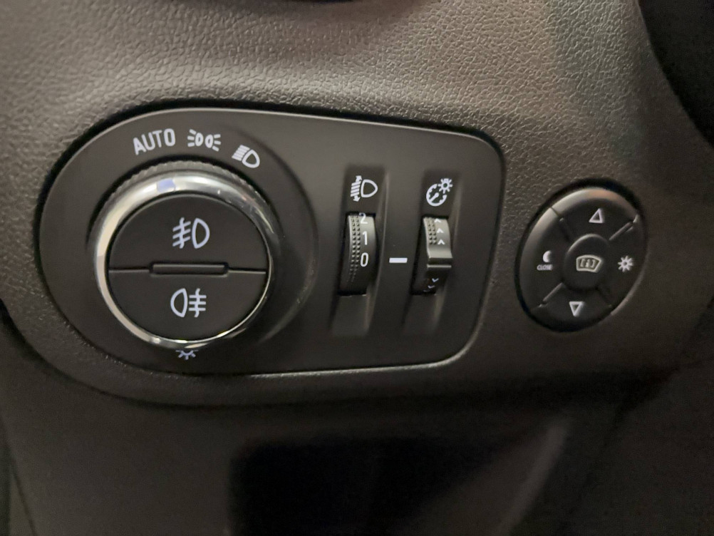 Acheter Opel Crossland X Crossland X 1.2 Turbo 110 ch Design 120 ans 5p occasion dans les concessions du Groupe Faurie