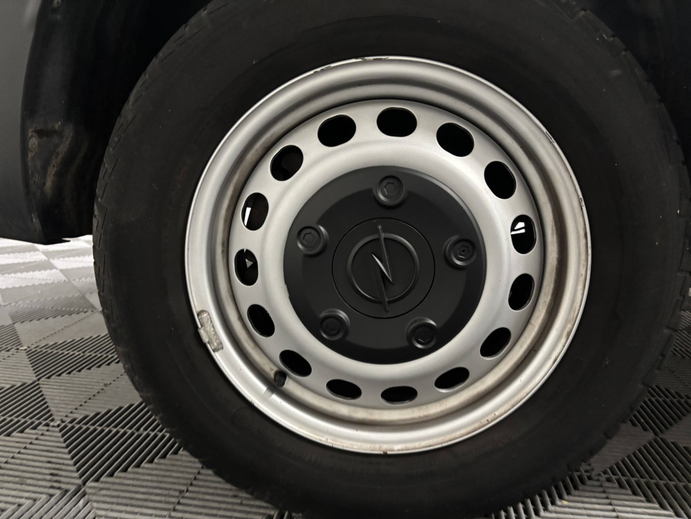 Acheter Opel Vivaro Fourgon VIVARO FGN L2 2.0 DIESEL 120 CH PTAC AUGMENTE PACK CLIM 4p occasion dans les concessions du Groupe Faurie