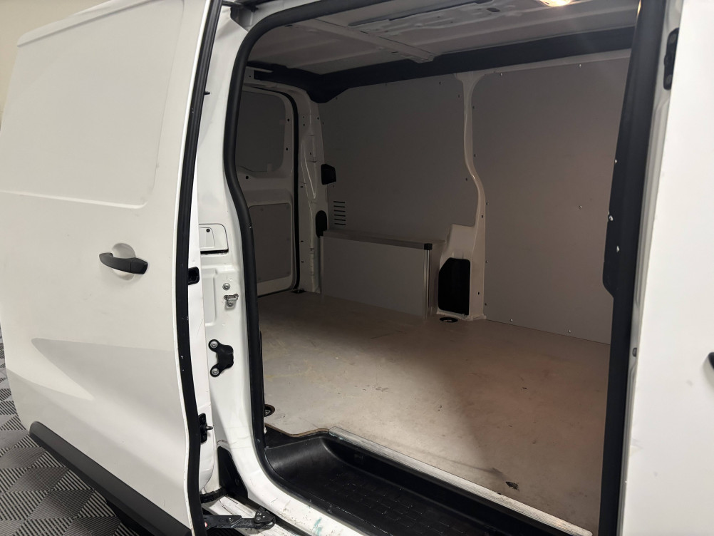 Acheter Opel Vivaro Fourgon VIVARO FGN L2 2.0 DIESEL 120 CH PTAC AUGMENTE PACK CLIM 4p occasion dans les concessions du Groupe Faurie