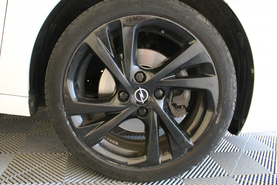 Acheter Opel Corsa Corsa 1.2 Turbo 100 ch BVA8 GS Line 5p occasion dans les concessions du Groupe Faurie