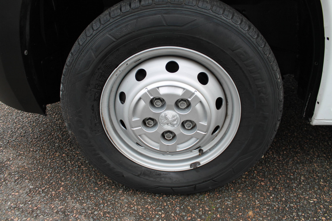 Acheter Peugeot Boxer BOXER TOLE 333 L1H1 BLUEHDI 140 S&S ASPHALT 4p occasion dans les concessions du Groupe Faurie