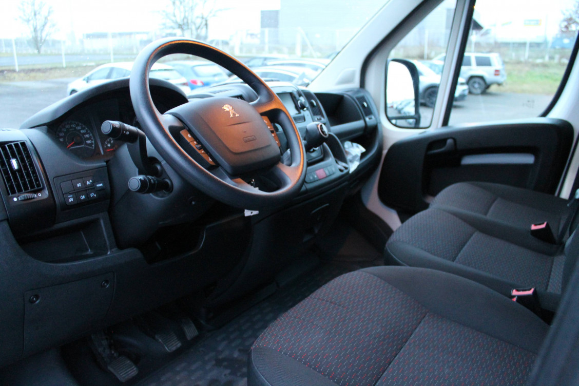 Acheter Peugeot Boxer BOXER TOLE 333 L1H1 BLUEHDI 140 S&S ASPHALT 4p occasion dans les concessions du Groupe Faurie