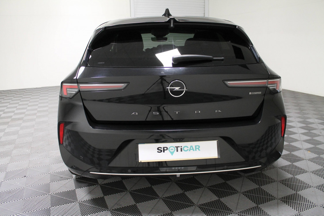 Acheter Opel Astra Astra Hybrid 180 ch BVA8 Elegance Business 5p occasion dans les concessions du Groupe Faurie