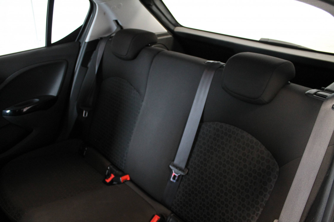 Acheter Opel Corsa E Corsa 1.4 90 ch Edition 5p occasion dans les concessions du Groupe Faurie