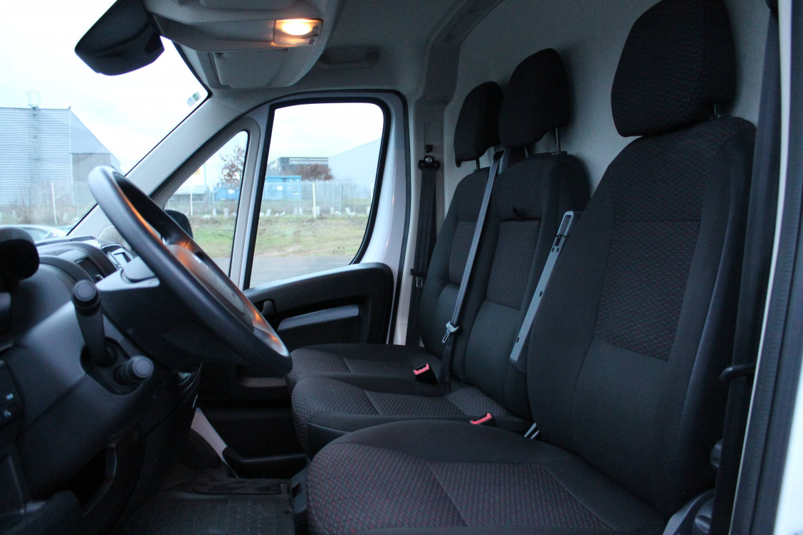 Acheter Peugeot Boxer BOXER TOLE 333 L1H1 BLUEHDI 140 S&S ASPHALT 4p occasion dans les concessions du Groupe Faurie