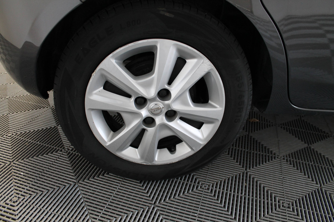 Acheter Opel Corsa E Corsa 1.4 90 ch Edition 5p occasion dans les concessions du Groupe Faurie