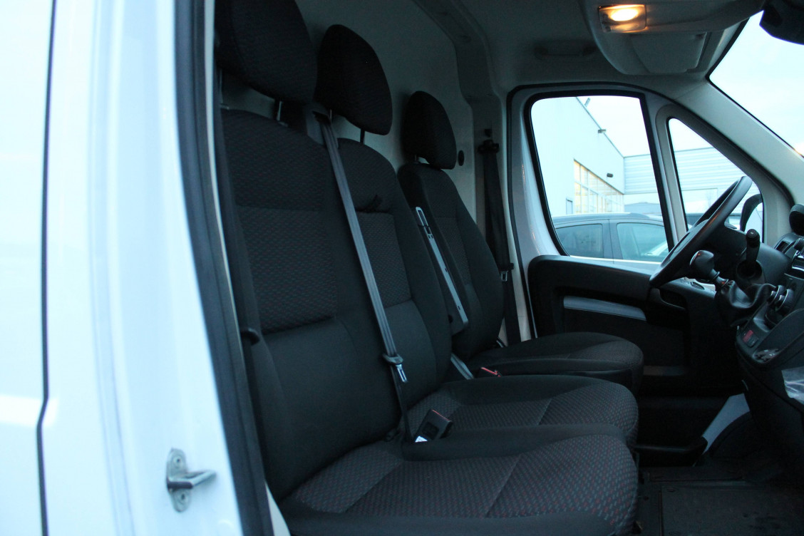 Acheter Peugeot Boxer BOXER TOLE 333 L1H1 BLUEHDI 140 S&S ASPHALT 4p occasion dans les concessions du Groupe Faurie