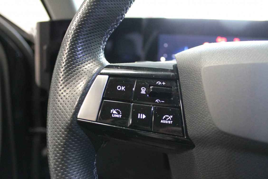 Acheter Opel Astra Astra Hybrid 180 ch BVA8 Elegance Business 5p occasion dans les concessions du Groupe Faurie