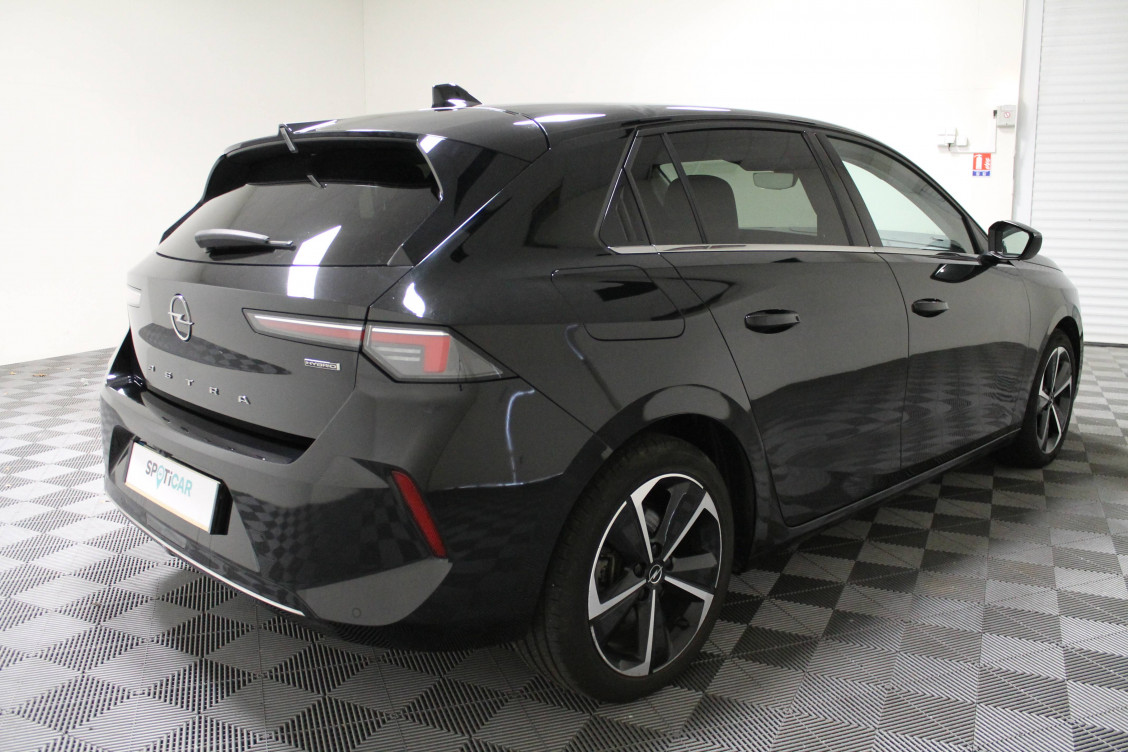 Acheter Opel Astra Astra Hybrid 180 ch BVA8 Elegance Business 5p occasion dans les concessions du Groupe Faurie