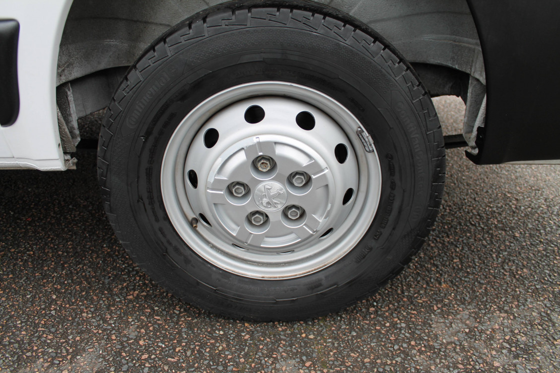 Acheter Peugeot Boxer BOXER TOLE 333 L1H1 BLUEHDI 140 S&S ASPHALT 4p occasion dans les concessions du Groupe Faurie