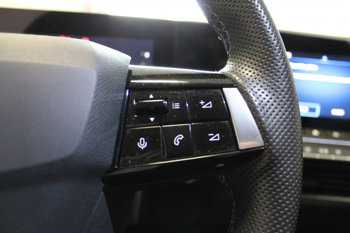 Acheter Opel Astra Astra Hybrid 180 ch BVA8 Elegance Business 5p occasion dans les concessions du Groupe Faurie