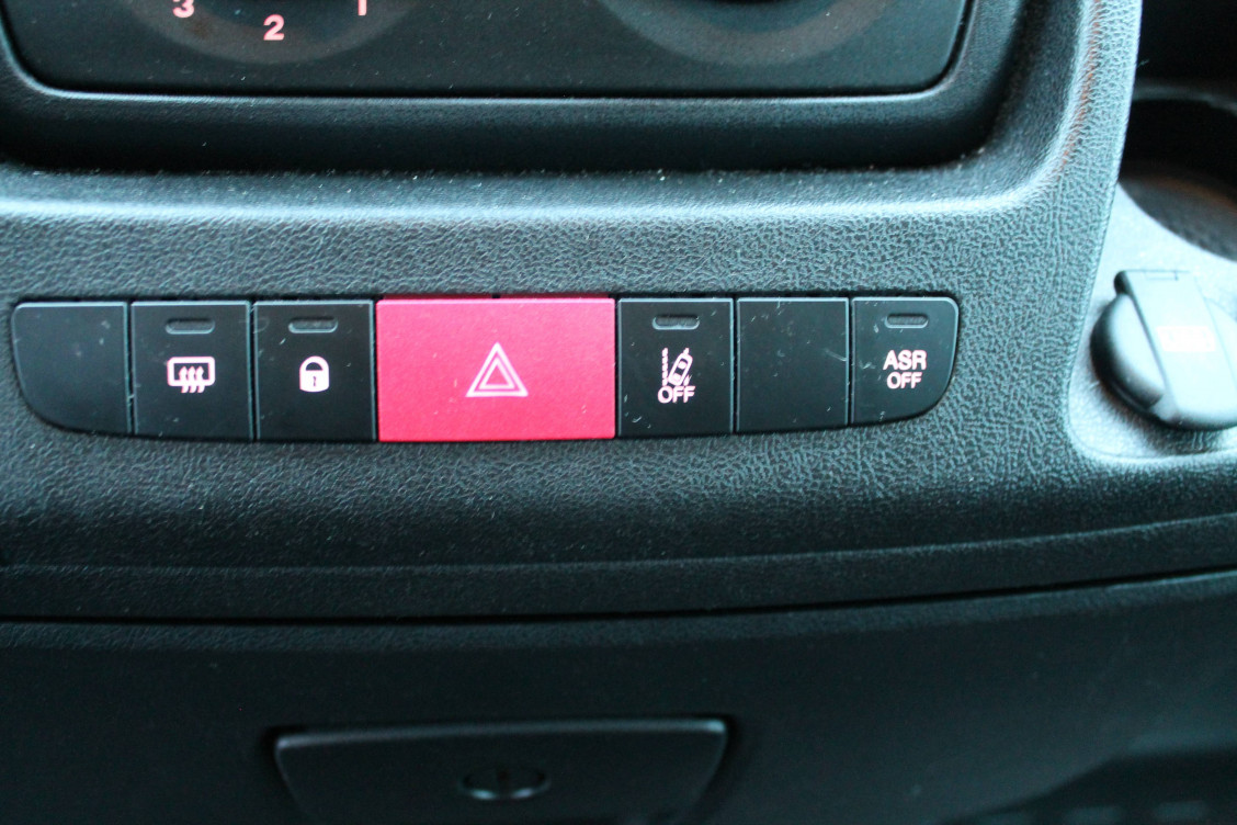 Acheter Peugeot Boxer BOXER TOLE 333 L2H2 BLUEHDI 140 S&S ASPHALT 4p occasion dans les concessions du Groupe Faurie