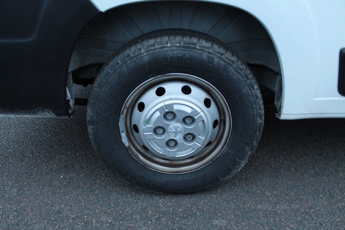 Acheter Peugeot Boxer BOXER TOLE 333 L2H2 BLUEHDI 140 S&S ASPHALT 4p occasion dans les concessions du Groupe Faurie