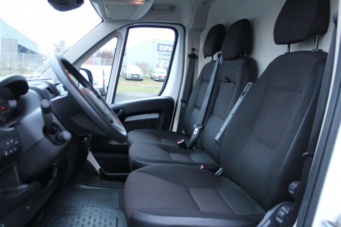 Acheter Peugeot Boxer BOXER TOLE 333 L2H2 BLUEHDI 140 S&S ASPHALT 4p occasion dans les concessions du Groupe Faurie