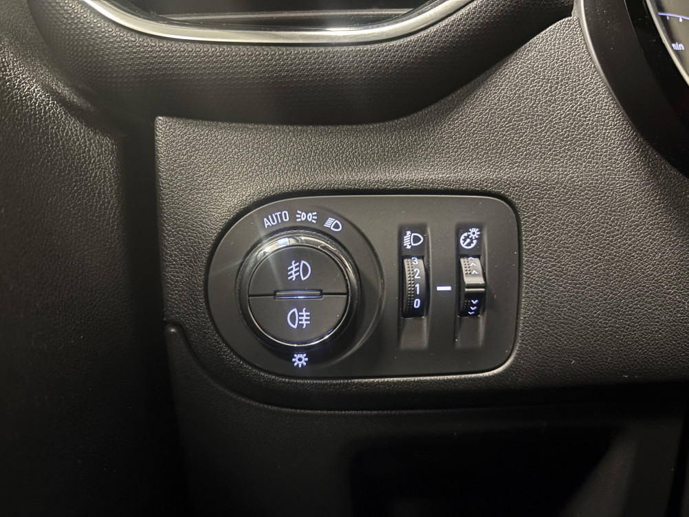 Acheter Opel Crossland Crossland 1.2 Turbo 110 ch BVM6 Elegance Business 5p occasion dans les concessions du Groupe Faurie