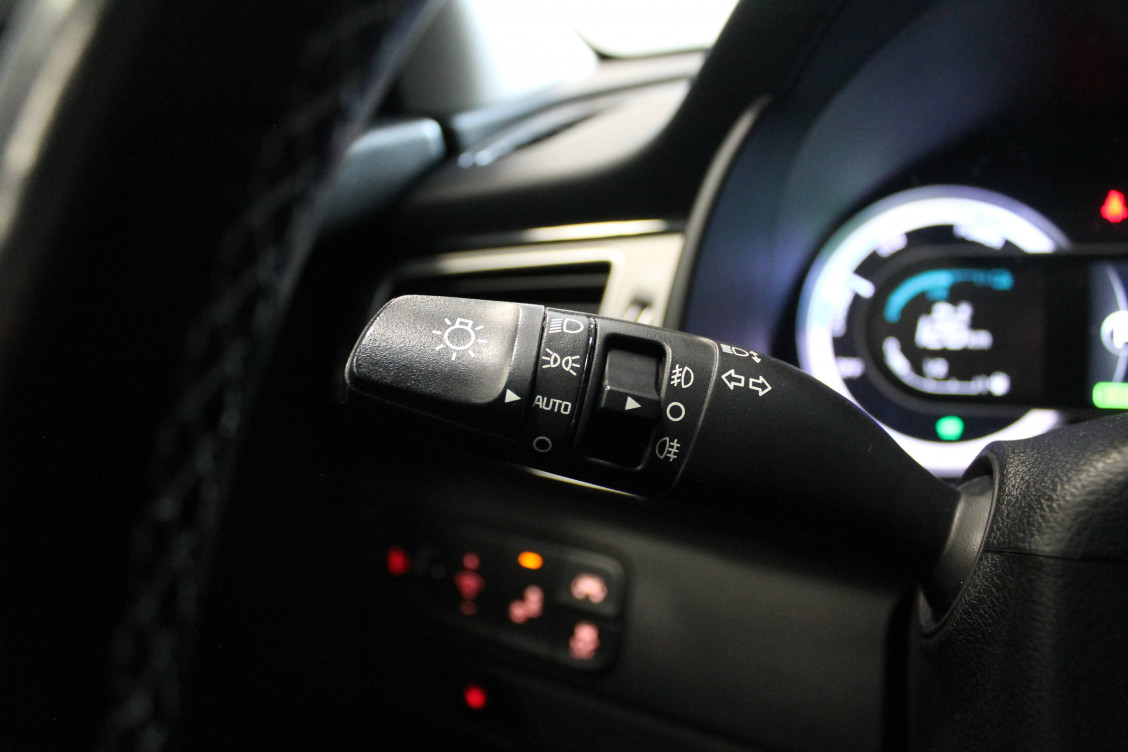 Acheter Kia Niro Niro 1.6 GDi Hybride 141 ch DCT6 Premium 5p occasion dans les concessions du Groupe Faurie