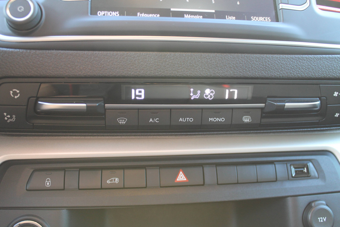 Acheter Opel Vivaro Fourgon VIVARO FGN TAILLE M BLUEHDI 180 S&S EAT8  4p occasion dans les concessions du Groupe Faurie