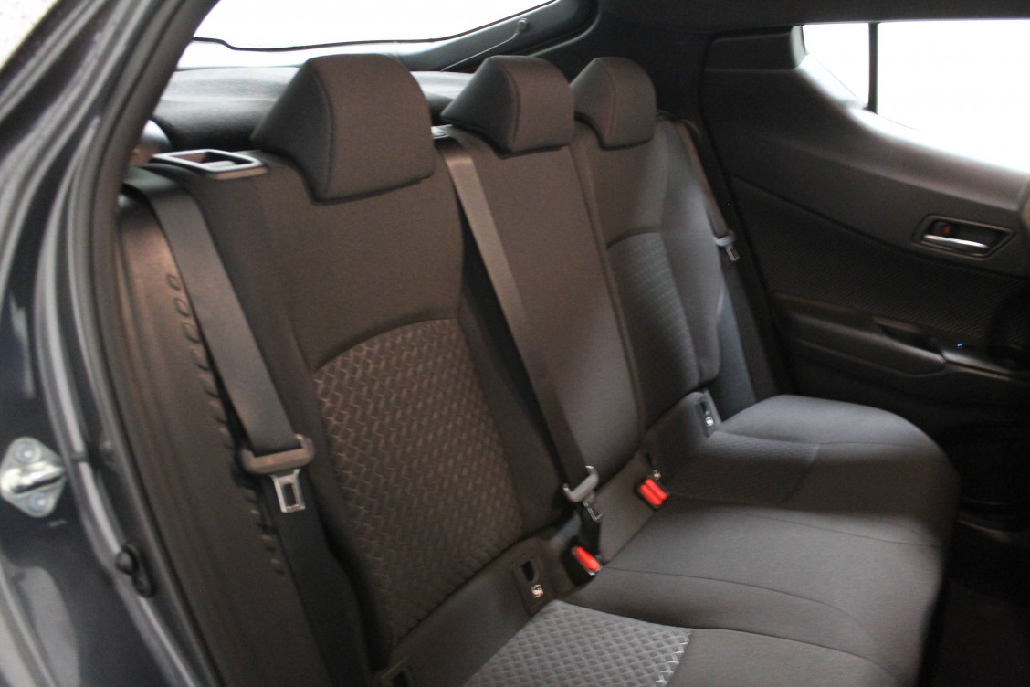 Acheter Toyota C-HR C-HR Hybride 1.8L Dynamic Business + Programme Beyond Zero Academy 5p occasion dans les concessions du Groupe Faurie