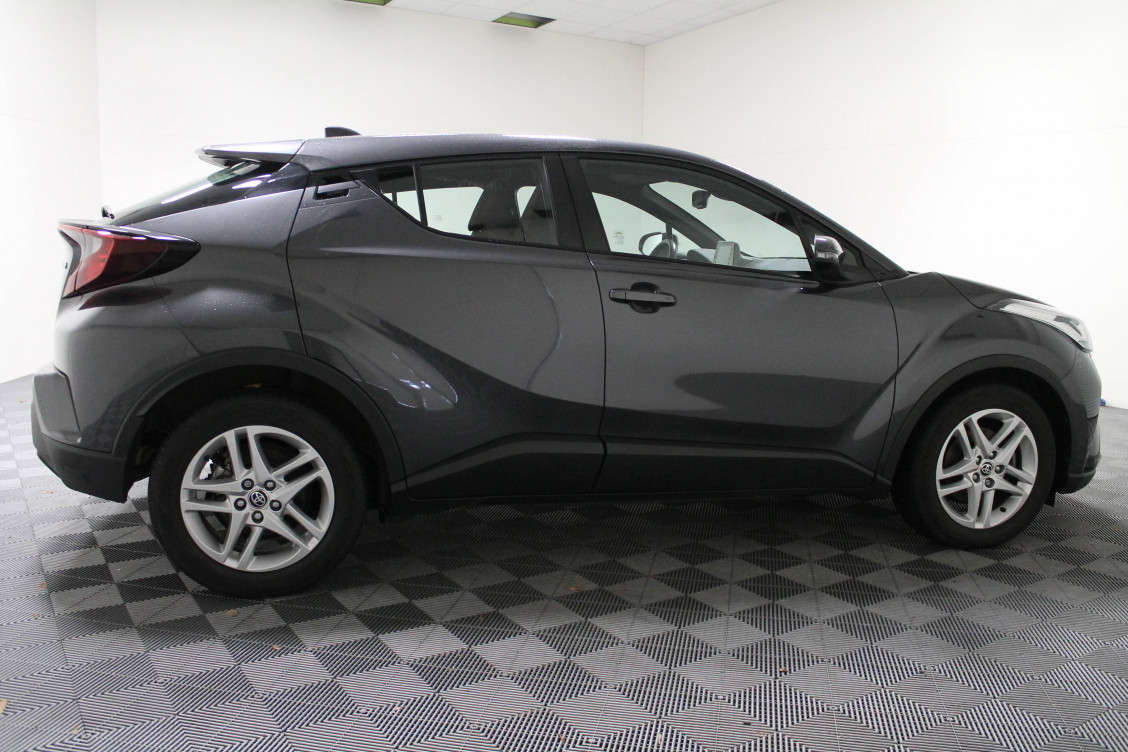 Acheter Toyota C-HR C-HR Hybride 1.8L Dynamic Business + Programme Beyond Zero Academy 5p occasion dans les concessions du Groupe Faurie