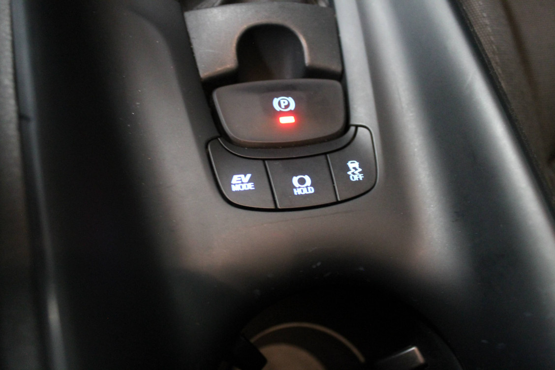 Acheter Toyota C-HR C-HR Hybride 1.8L Dynamic Business + Programme Beyond Zero Academy 5p occasion dans les concessions du Groupe Faurie