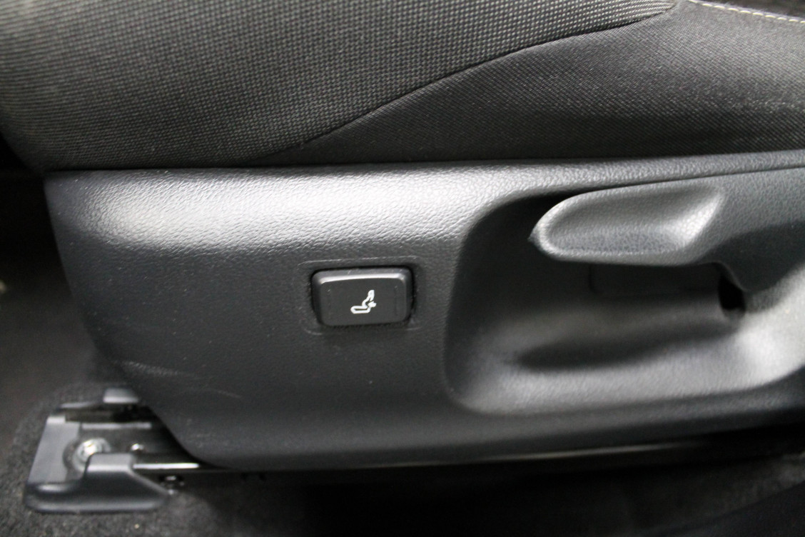 Acheter Toyota C-HR C-HR Hybride 1.8L Dynamic Business + Programme Beyond Zero Academy 5p occasion dans les concessions du Groupe Faurie