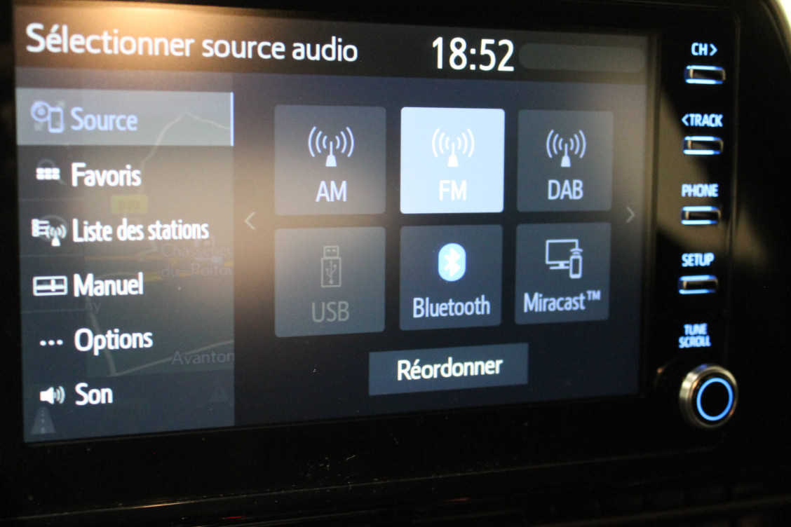 Acheter Toyota C-HR C-HR Hybride 1.8L Dynamic Business + Programme Beyond Zero Academy 5p occasion dans les concessions du Groupe Faurie