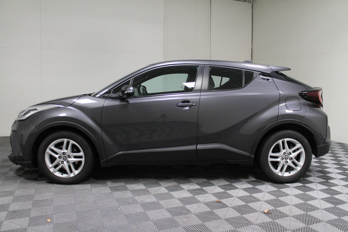 Acheter Toyota C-HR C-HR Hybride 1.8L Dynamic Business + Programme Beyond Zero Academy 5p occasion dans les concessions du Groupe Faurie