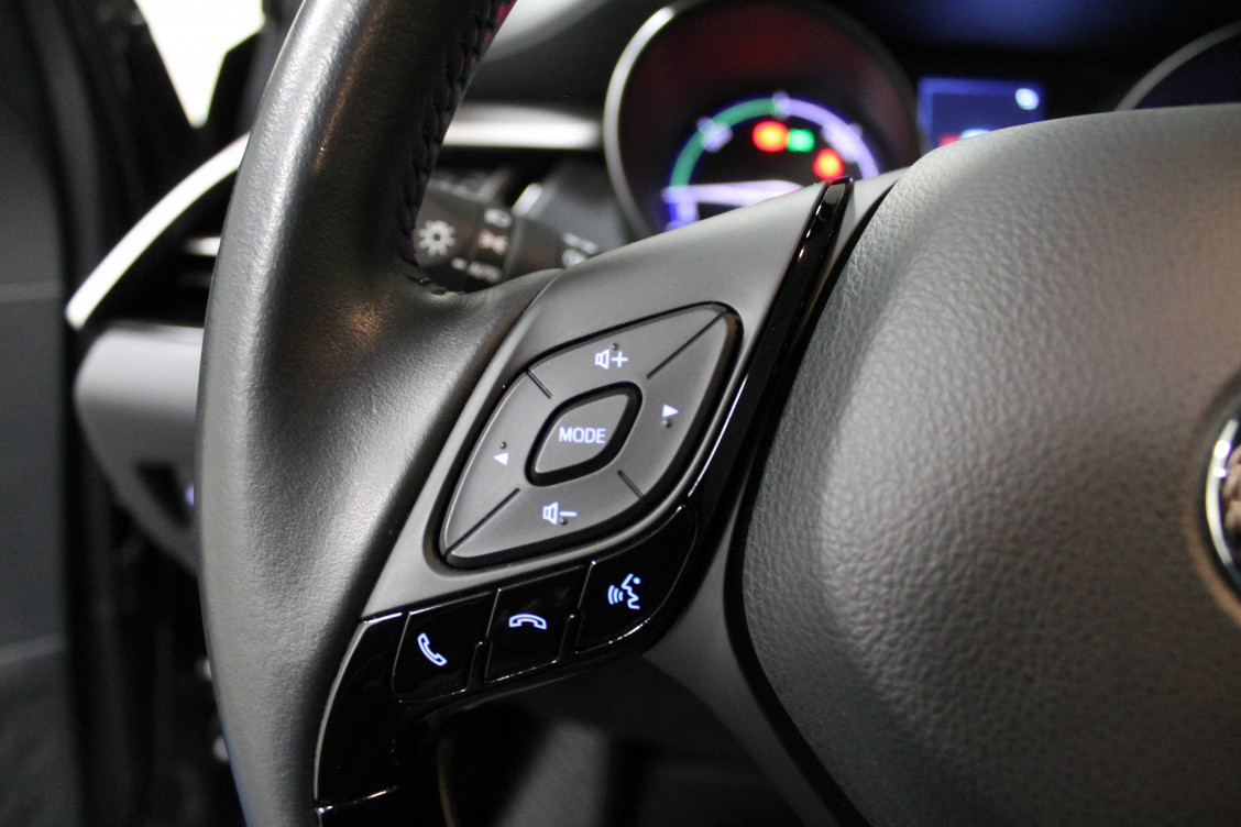 Acheter Toyota C-HR C-HR Hybride 1.8L Dynamic Business + Programme Beyond Zero Academy 5p occasion dans les concessions du Groupe Faurie