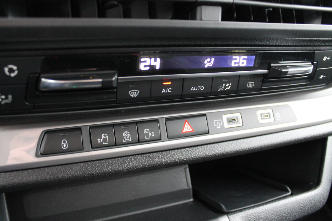 Acheter Opel Zafira Zafira Taille XL 2.2 Diesel 180 ch S&S EAT8 Business Pack 5p neuf dans les concessions du Groupe Faurie