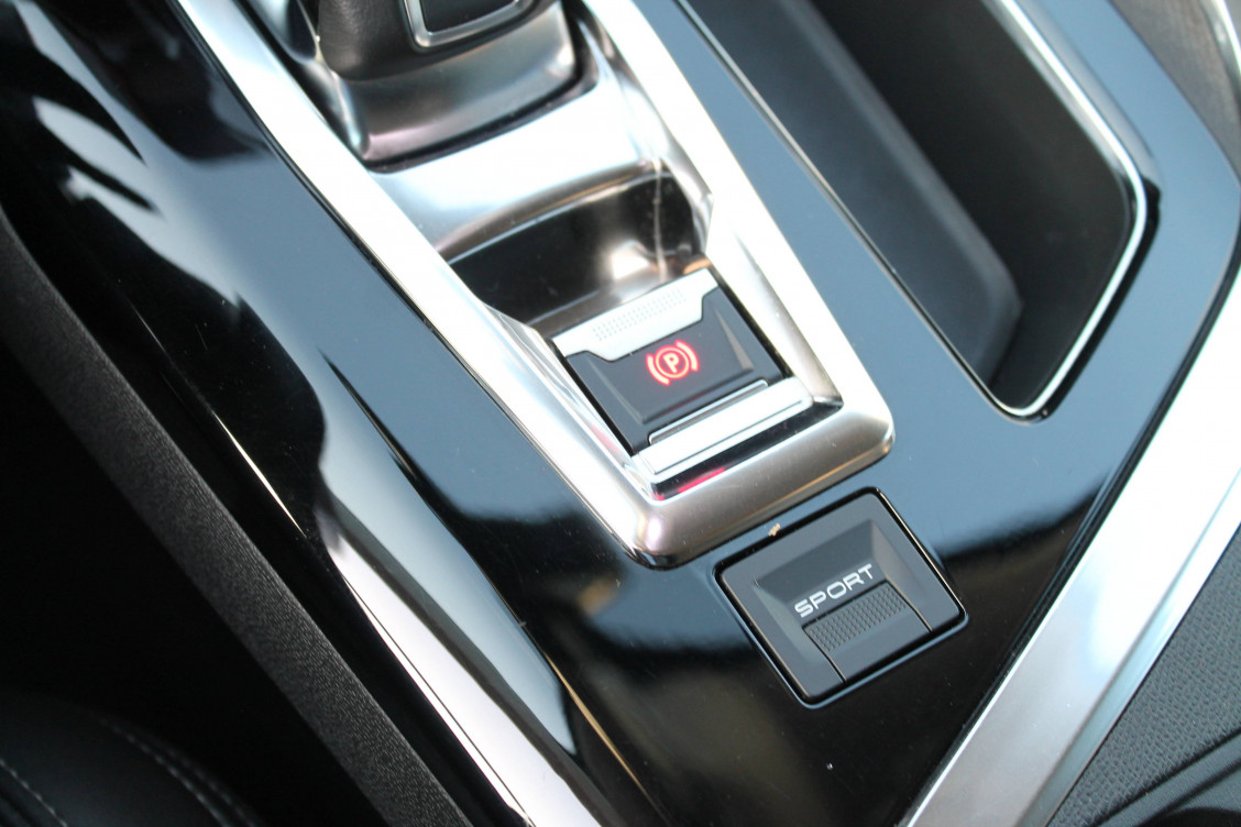 Acheter Peugeot 5008 5008 PureTech 130ch S&S EAT8 Allure Business 5p occasion dans les concessions du Groupe Faurie