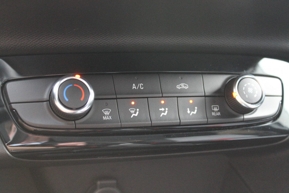 Acheter Opel Corsa Corsa 1.2 75 ch BVM5  5p occasion dans les concessions du Groupe Faurie